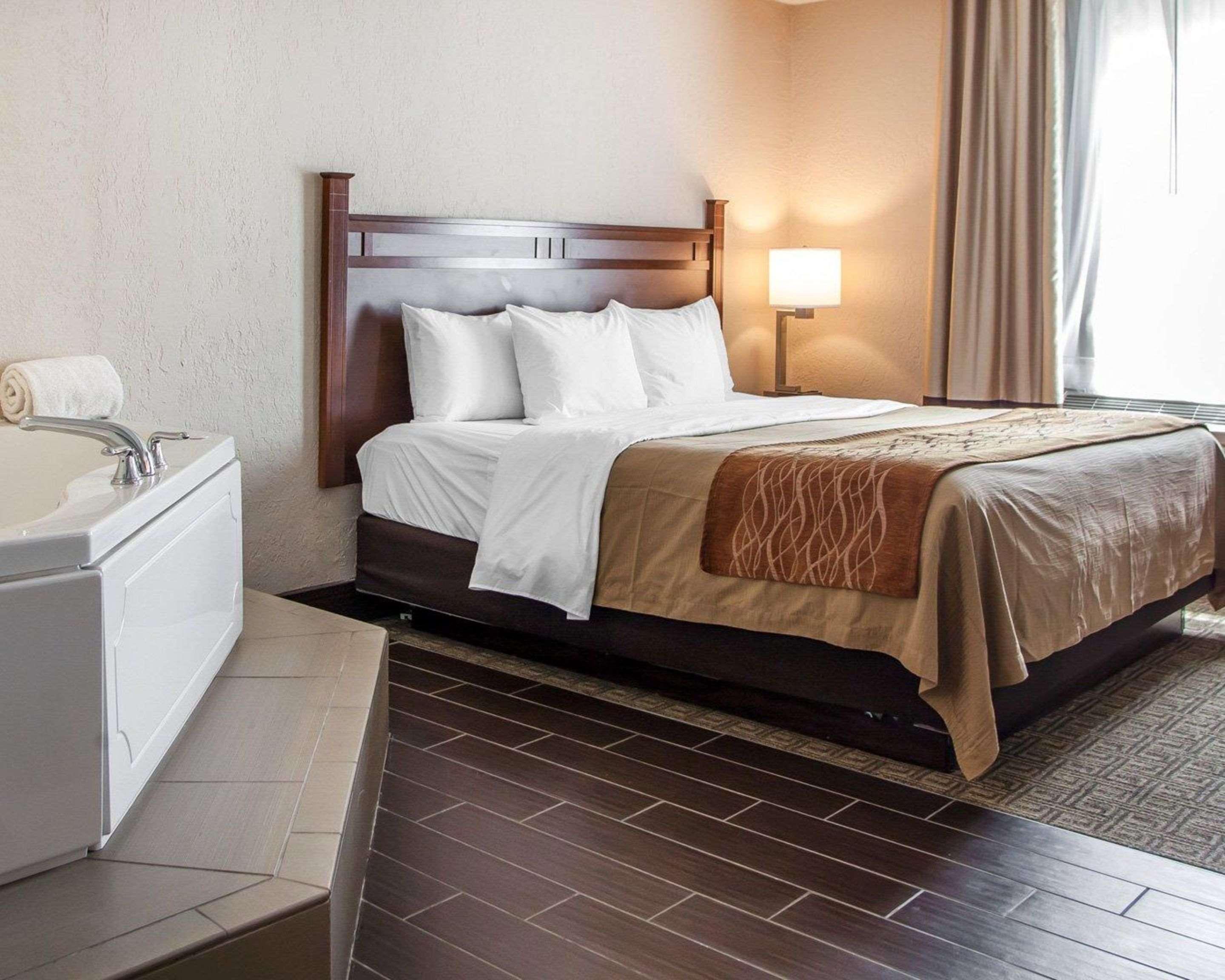 Comfort Inn St Louis - Westport Event Center Maryland Heights Exterior photo
