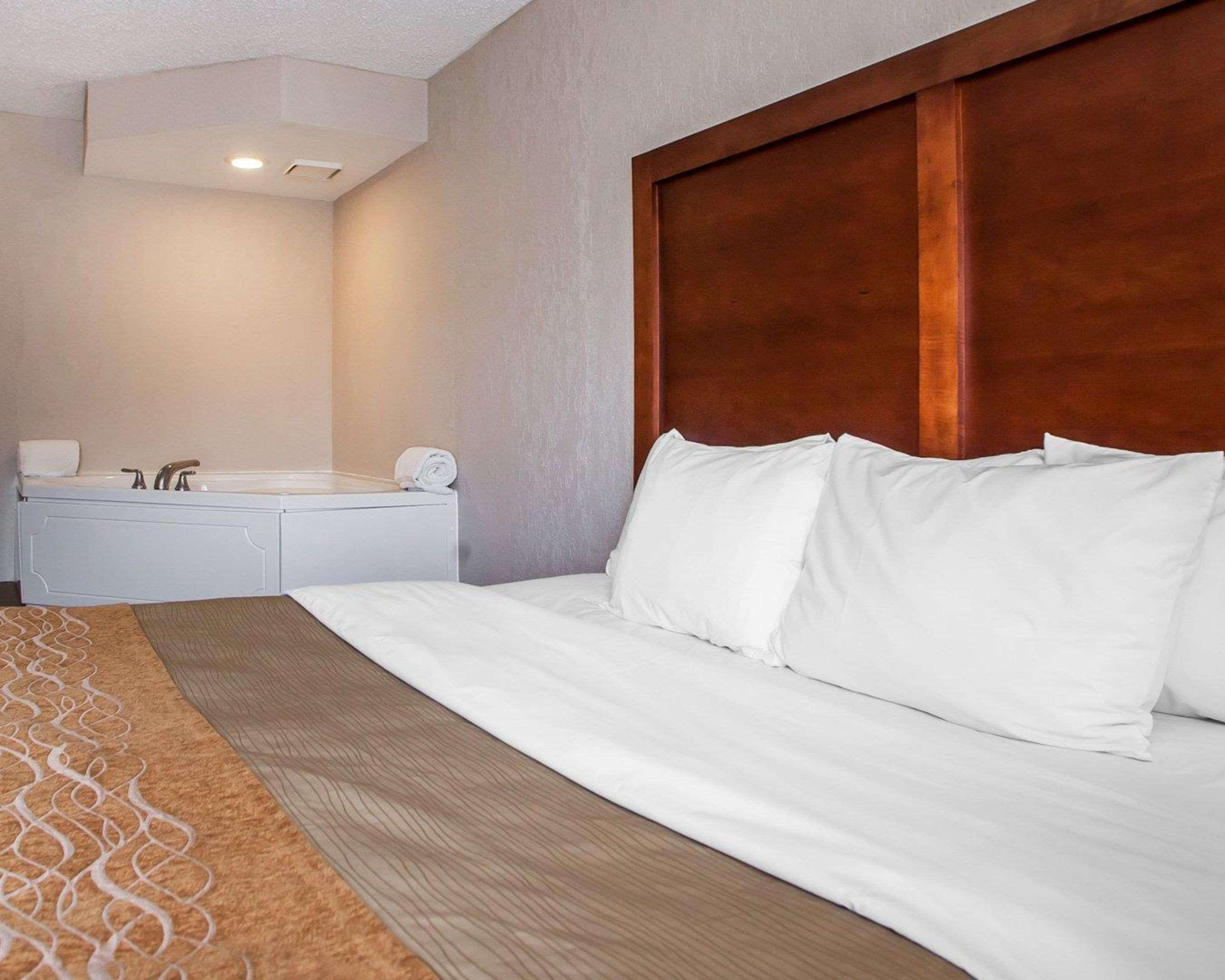 Comfort Inn St Louis - Westport Event Center Maryland Heights Exterior photo
