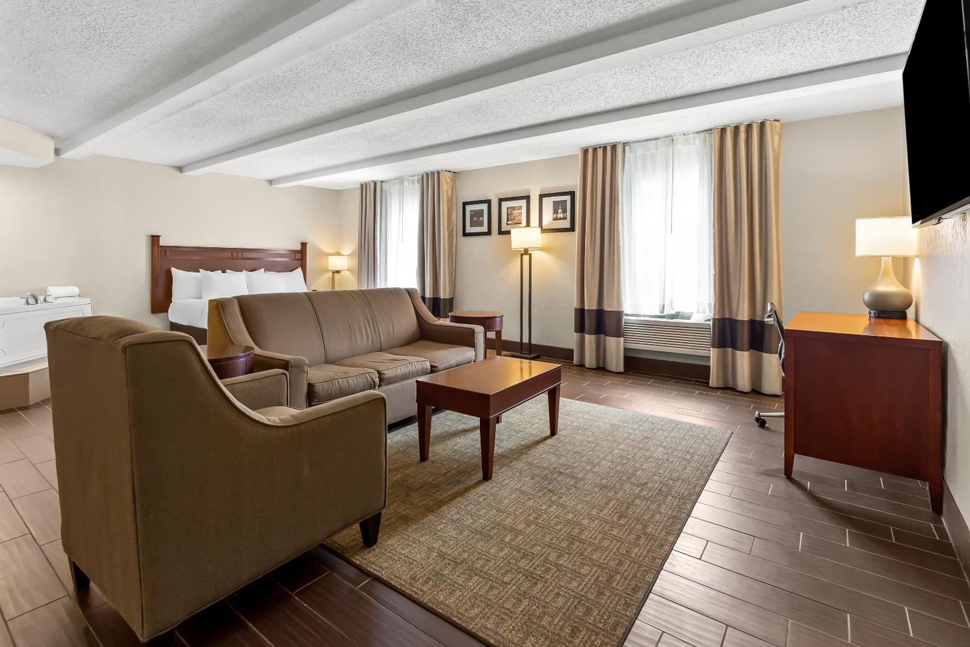 Comfort Inn St Louis - Westport Event Center Maryland Heights Exterior photo