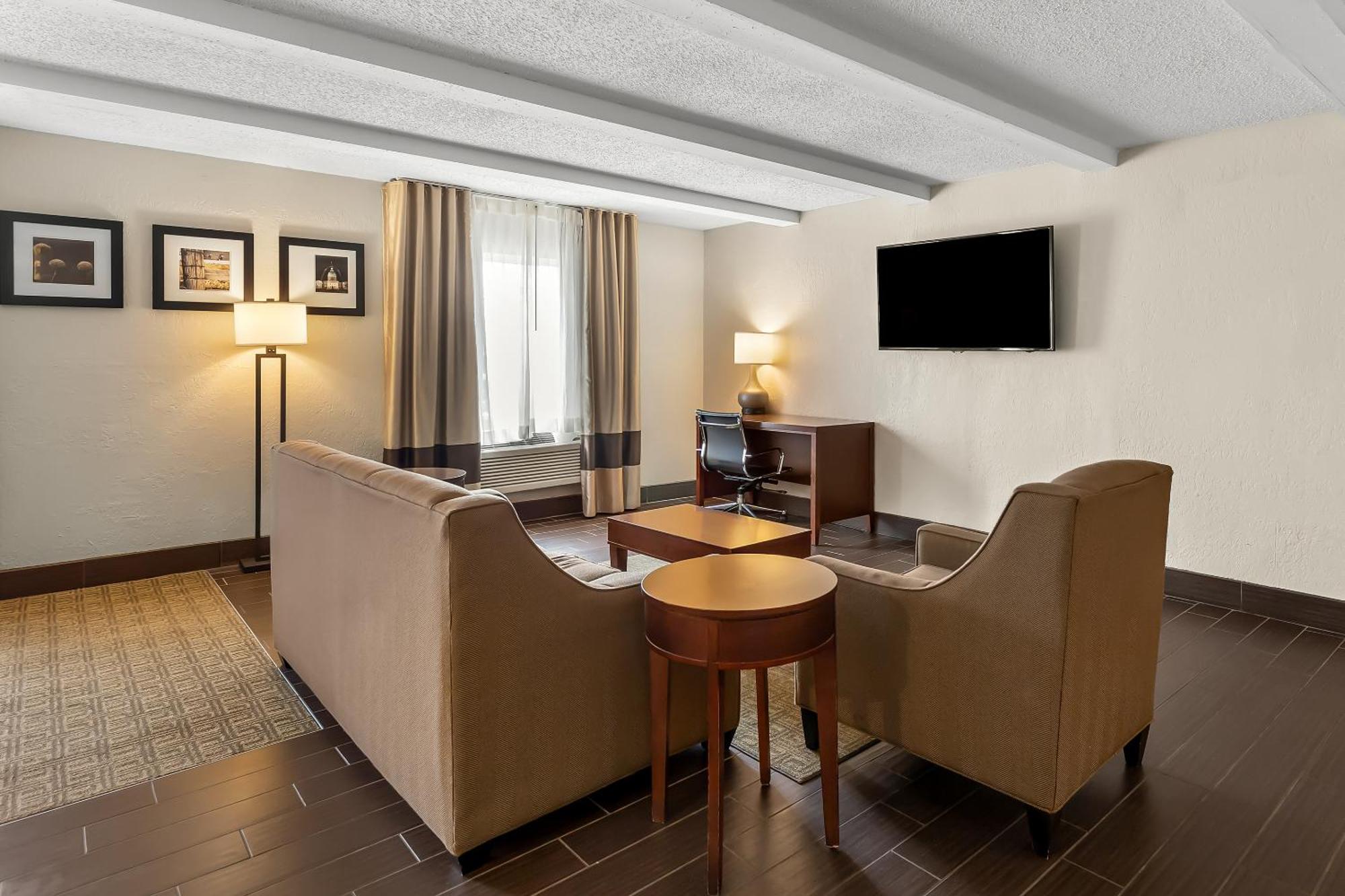 Comfort Inn St Louis - Westport Event Center Maryland Heights Exterior photo